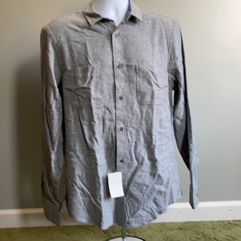 NWT Men’s shirt. Size medium